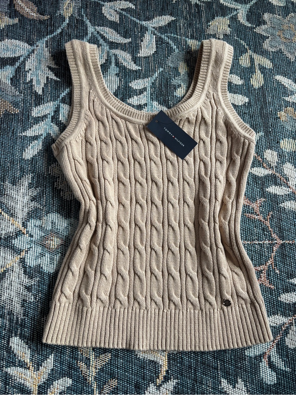 NEW Tommy Hilfiger Beige Cable Knit V-Neck Sweater Tank Size Small